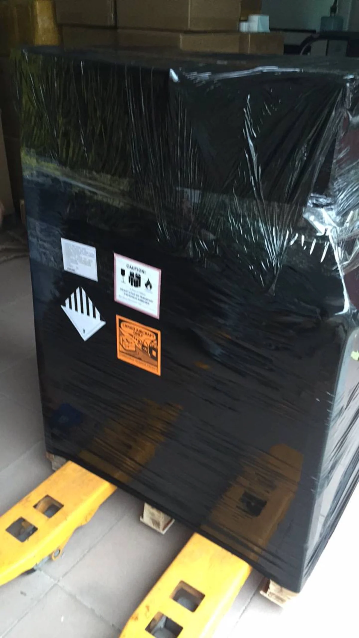 Lithium batteries from Hong Kong to Germany — shipment handling photo 4