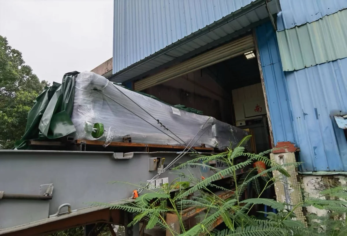 Automotive moulds from China to Santos — shipment handling photo 2