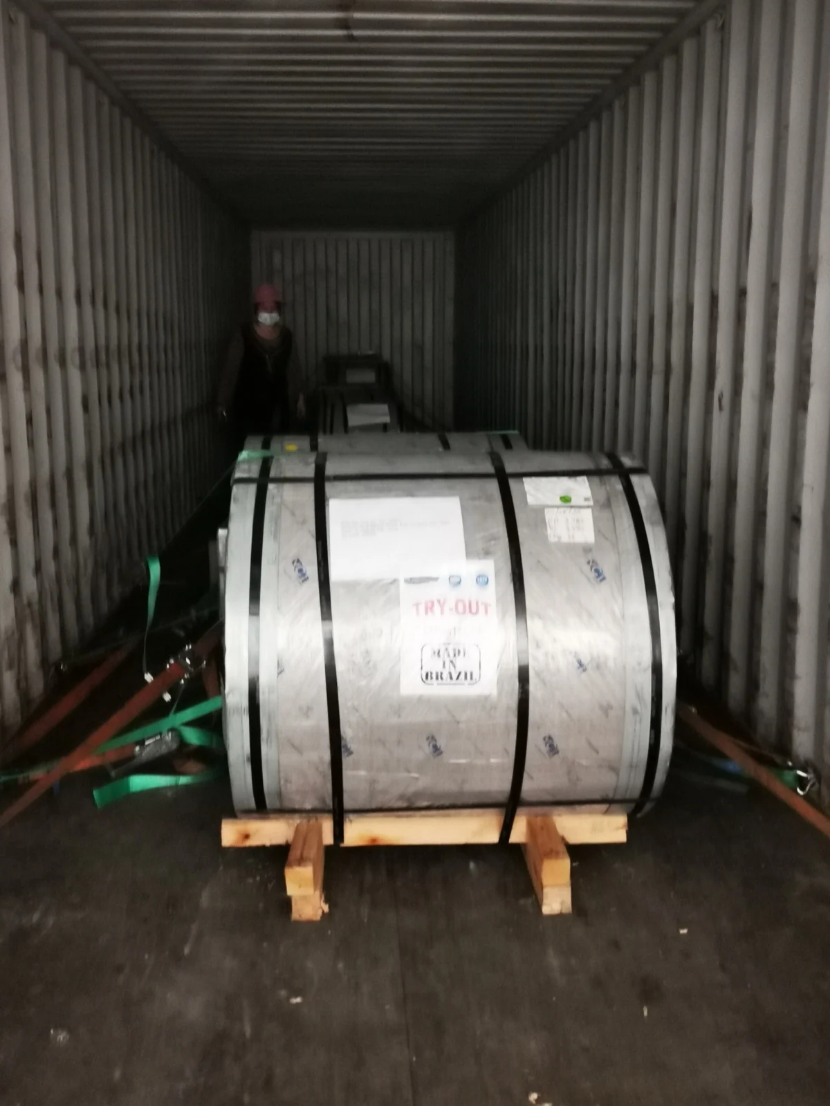 Production-material distribution from Brazil to China — shipment handling photo 1