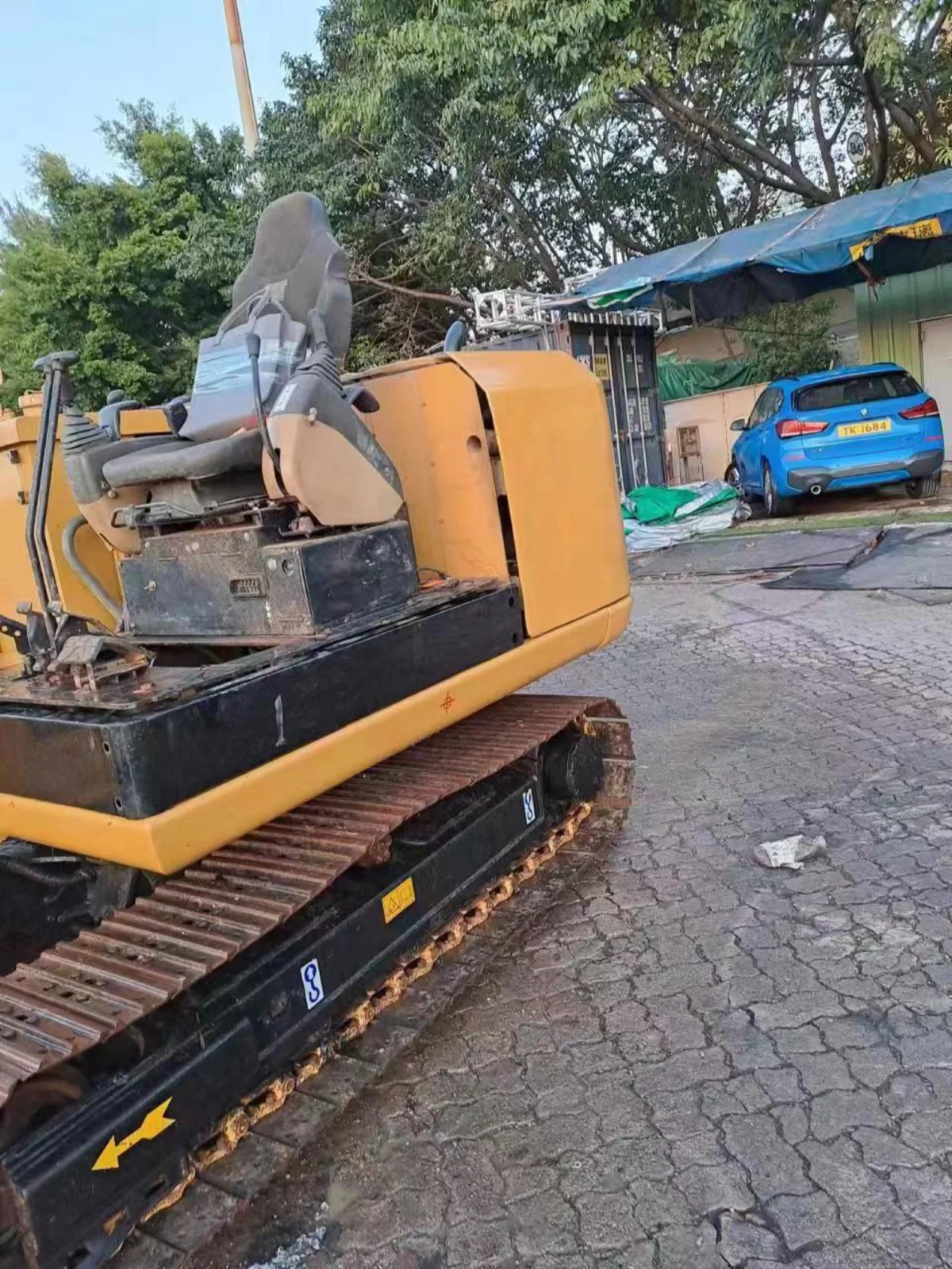 Used excavator export from Hong Kong to Canada — shipment handling photo 4